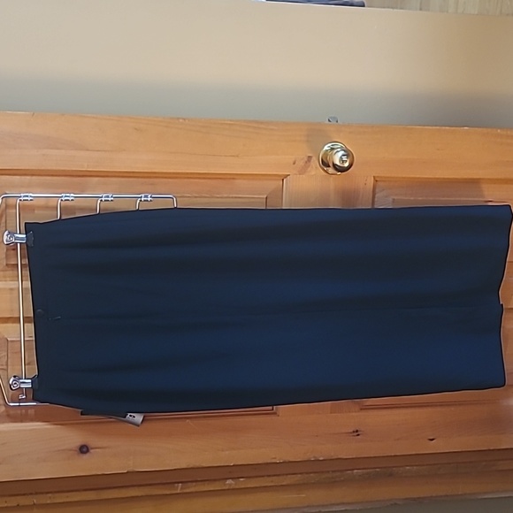 NWT black size 4 Nygard full length skirt - Picture 2 of 3